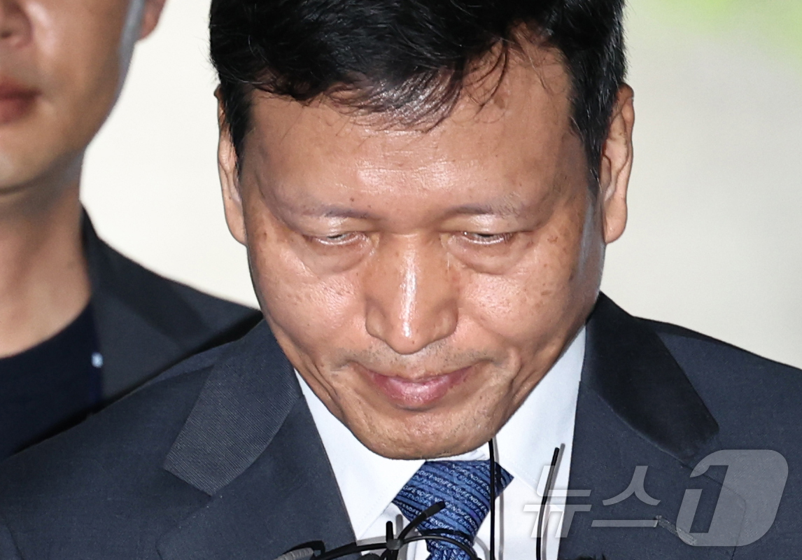 (서울=뉴스1) 구윤성 기자 = 티몬·위메프(티메프)의 판매 대금 미정산 사태의 핵심 피의자인 구영배 큐텐그룹 대표가 10일 오전 서울 서초구 서울중앙지방법원에서 열리는 특정경제범 …