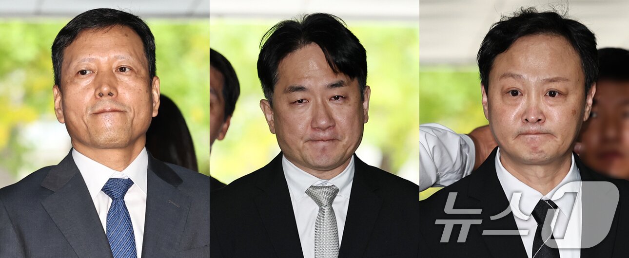 본문 이미지 - 티몬·위메프(티메프)의 판매 대금 미정산 사태의 핵심 피의자인 구영배 큐텐그룹 대표(왼쪽부터)와 류화현 위메프 대표, 류광진 티몬 대표가 10일 오전 서울 서초구 서울중앙지방법원에서 열리는 특정경제범죄 가중처벌 등에 관한 법률 위반(사기·횡령·배임) 혐의 관련 구속 전 피의자 심문(영장실질심사)에 출석하고 있다. 2024.10.10/뉴스1 ⓒ News1 구윤성 기자