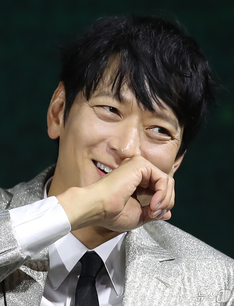 (서울=뉴스1) 권현진 기자 = 배우 차승원이 10일 서울 종로구 JW 메리어트 동대문 스퀘어에서 진행된 넷플릭스 영화 '전,란'(감독 김상만) 제작보고회에 참석해 미소를 짓고 있 …