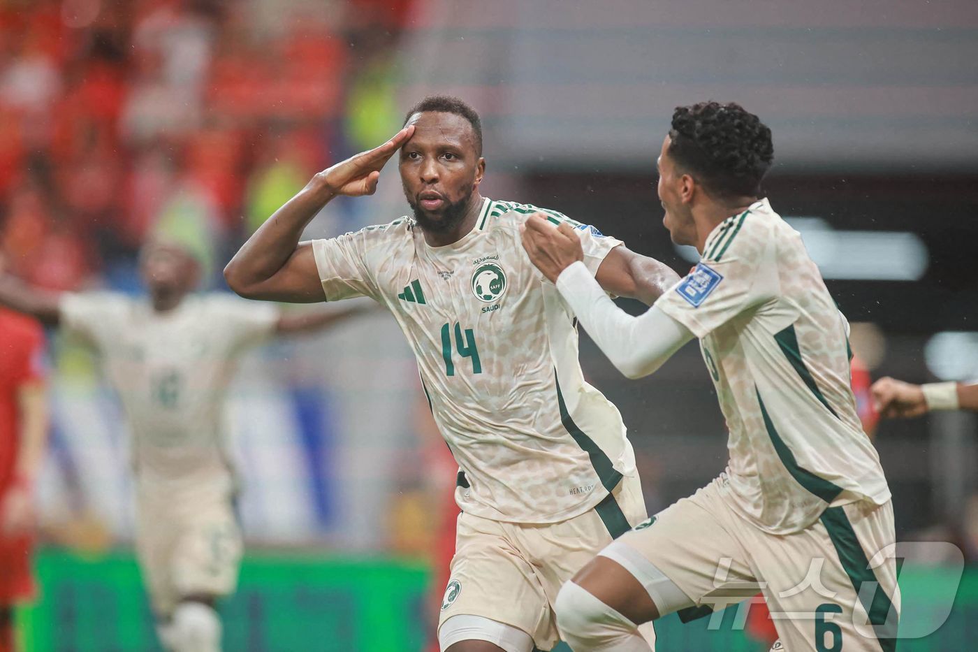 본문 이미지 - 사우디아라비아는 2026 FIFA 북중미 월드컵 아시아 3차 예선에서 경기력이 부진하다. ⓒ AFP=뉴스1