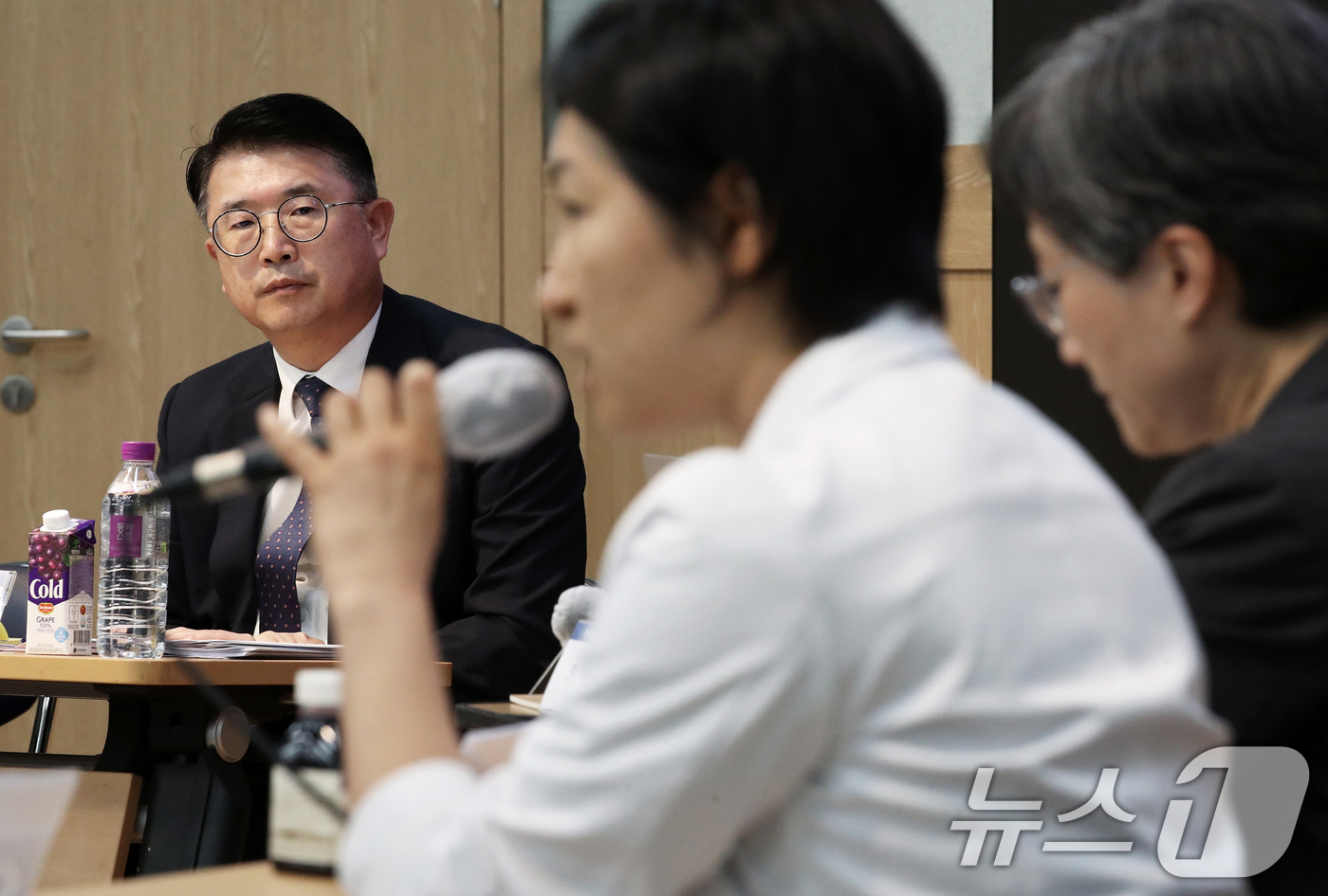 (서울=뉴스1) 오대일 기자 = 장상윤 대통령실 사회수석이 10일 서울 종로구 서울대학교 의과대학 융합관에서 열린 서울의대 교수 비대위·보건복지부 주최 ‘의료개혁, 어디로 가는가‘ …