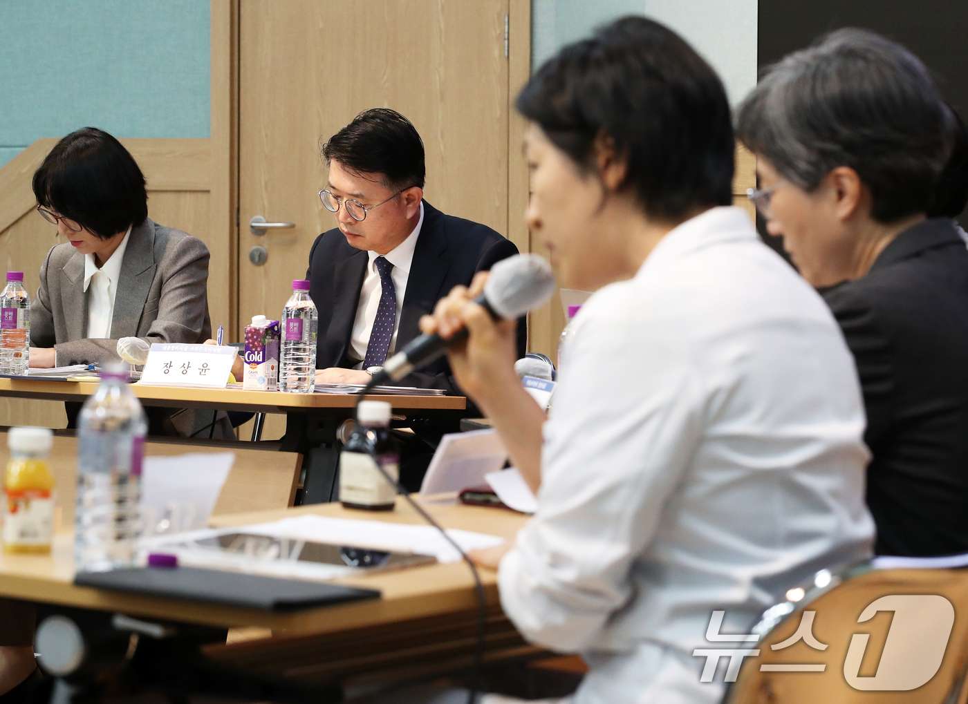 (서울=뉴스1) 오대일 기자 = 장상윤 대통령실 사회수석이 10일 서울 종로구 서울대학교 의과대학 융합관에서 열린 서울의대 교수 비대위·보건복지부 주최 ‘의료개혁, 어디로 가는가‘ …