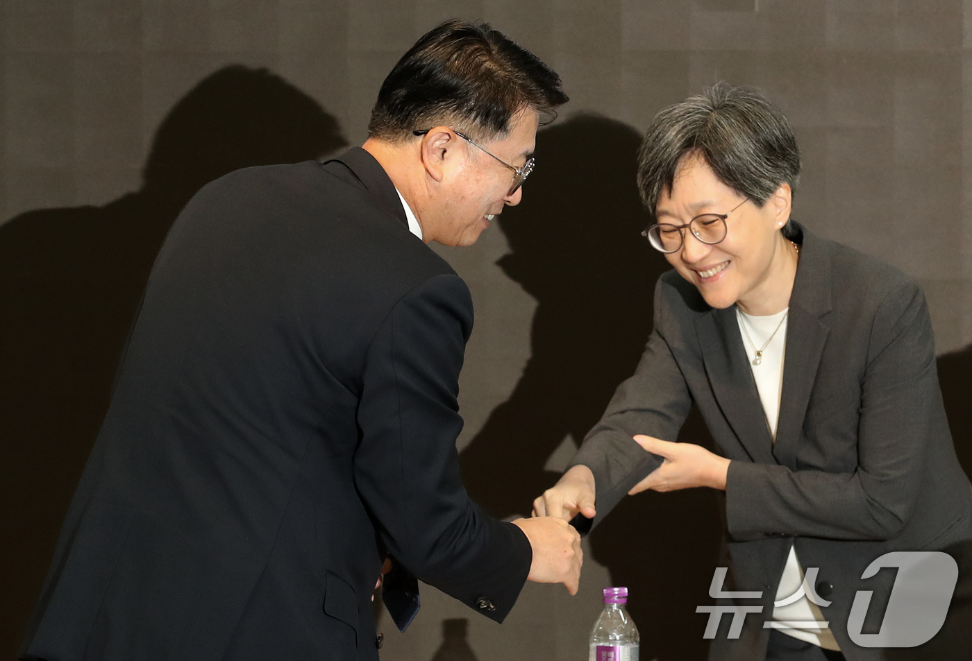 (서울=뉴스1) 오대일 기자 = 장상윤 대통령실 사회수석이 10일 서울 종로구 서울대학교 의과대학 융합관에서 열린 서울의대 교수 비대위·보건복지부 주최 ‘의료개혁, 어디로 가는가‘ …