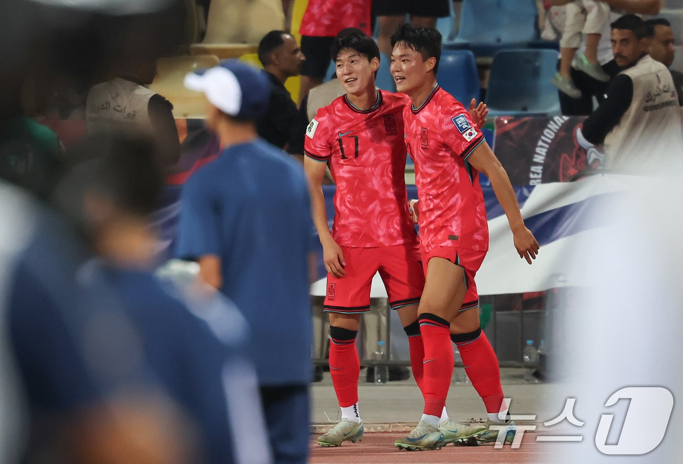 10일&#40;현지시간&#41; 요르단 암만 국제경기장에서 열린 2026 국제축구연맹&#40;FIFA&#41; 북중미 월드컵 아시아 3차 예선 B조 3차전 대한민국과 요르단의 경기, 대한민국 오현규가 팀의 두 번째 골을 넣고 기뻐하고 있다. 2024.10.10/뉴스1 ⓒ News1 김도우 기자