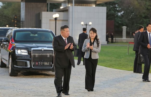 [속보] 국정원 "김주애 일부 지위 격상된 듯…확고한 입지 감지"