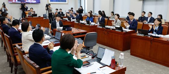 [국감]한강 노벨문학상 한마음으로 축하하는 여야