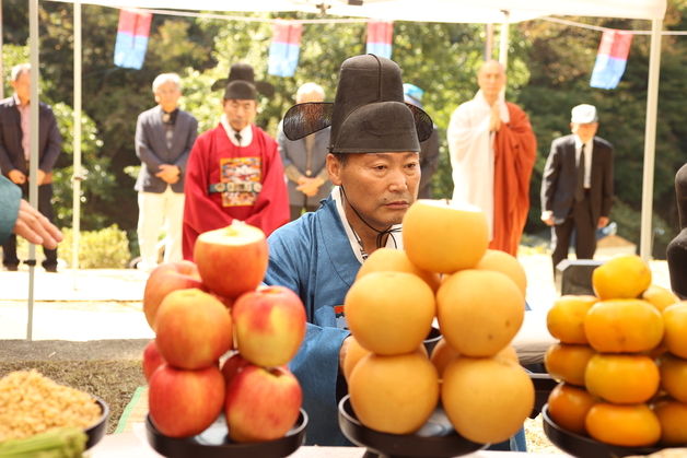 "나라의 평안과 군민의 안녕 기원"…진안군, 마이산서 산신제