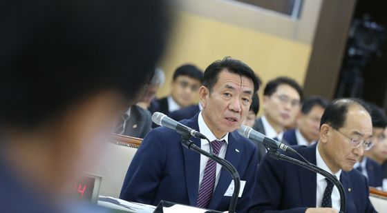 [국감]답변하는 한문희 코레일 사장