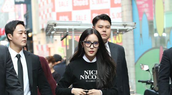 티아라 효민, 명동에서 런웨이