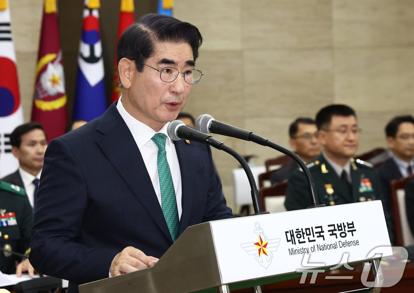 본문 이미지 - 김용현 국방부 장관이 10일 오후 서울 용산구 국방부에서 열린 국사법원에 대한 국정감사에서 인사말을 하고 있다. 2024.10.11/뉴스1 ⓒ News1 김민지 기자