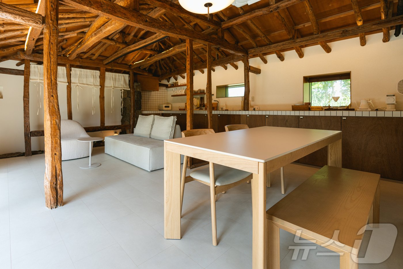 본문 이미지 - 빈집 리모델링 공유숙박 스타트업 '다자요'의 고산도들집.(다자요 제공)