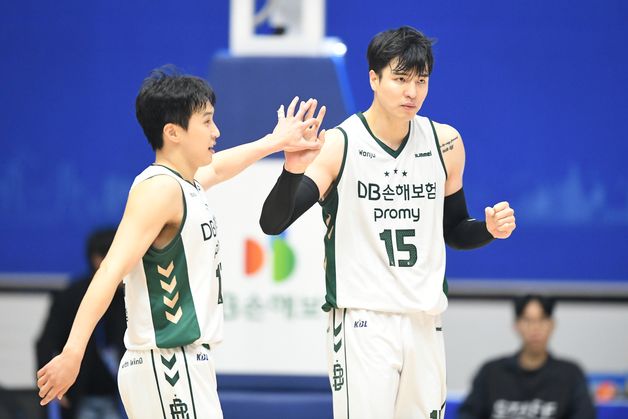 DB-KT, KBL 컵대회 결승 진출…13일 우승 다툼(종합)