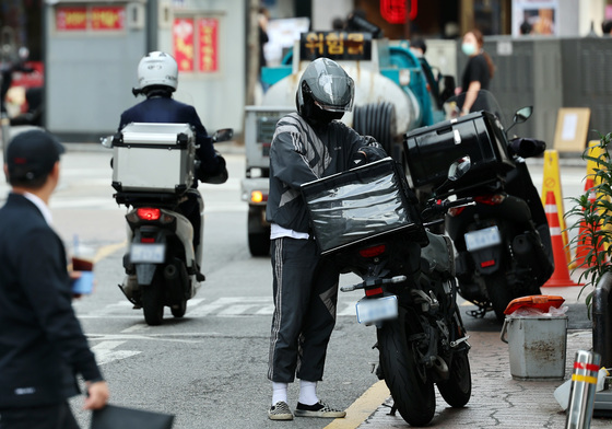 소상공인 배달 수수료 부담 재점화…'공공 배달 앱' 속도 낼까