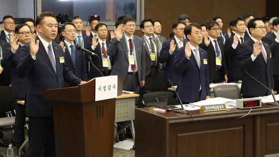 "윤·김건희 의혹" vs "이재명·문재인 때문"…여야 종일 공방(종합)