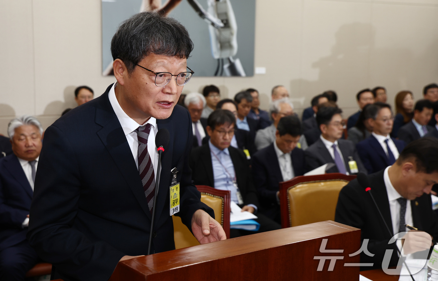 (서울=뉴스1) 김민지 기자 = 김유열 한국교육방송공사 사장이 14일 오후 서울 여의도 과학기술정보방송통신위원회에서 열린 한국방송공사(KBS)·한국교육방송공사(EBS)·방송문화진흥 …