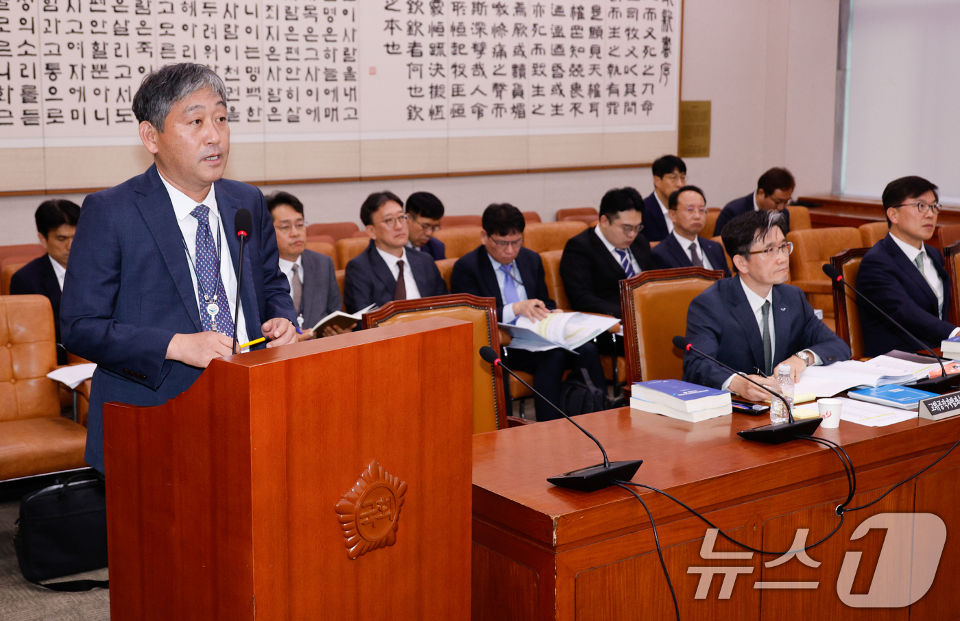 (서울=뉴스1) 안은나 기자 = 이대환 고위공직자범죄수사처 수사4부장이 14일 오후 서울 여의도 국회 법제사법위원회에서 열린 공수처 국정감사에서 김승원 더불어민주당 간사 질의에 답 …