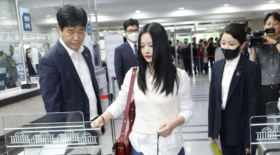 [국감]'하이브 따돌림 논란'…뉴진스 하니, 국정감사 출석