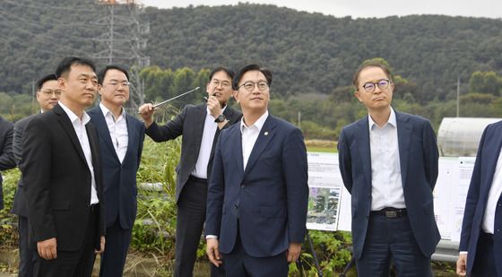 삼성전자 국가산단 부지 방문한 김범석 기재부 차관