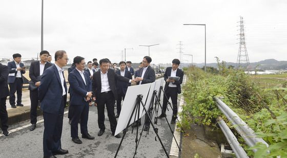 국가산단 부지 방문한 김범석 기재부 차관