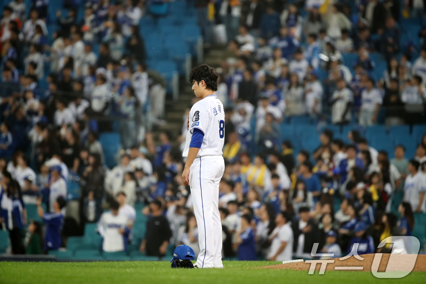 (대구=뉴스1) 공정식 기자 = 15일 오후 대구 삼성라이온즈파크에서 열린 프로야구 '2024 신한 SOL 뱅크 KBO 포스트시즌' 플레이오프 2차전 LG 트윈스와 삼성 라이온즈의 …