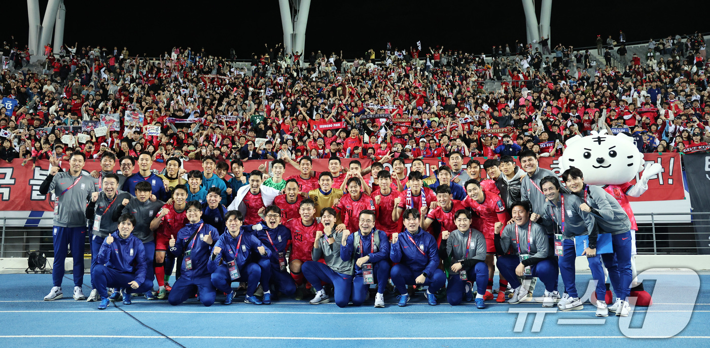 (용인=뉴스1) 구윤성 기자 = 15일 오후 경기 용인시 처인구 용인미르스타디움에서 열린 2026 국제축구연맹(FIFA) 북중미 월드컵 아시아 3차 예선 B조 4차전 대한민국과 이 …