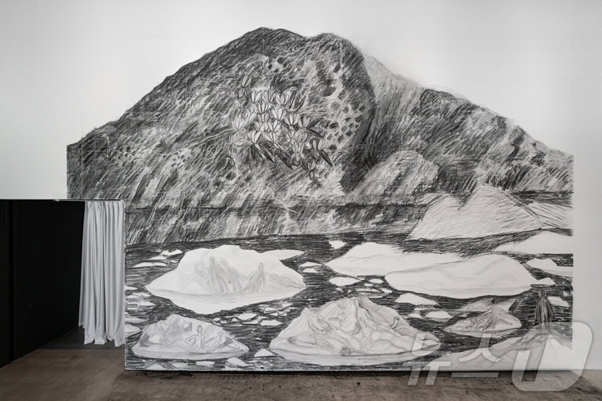 본문 이미지 - 허윤희 작가 作 '빙하가 녹고 있다'. (대구미술관 제공)/뉴스1