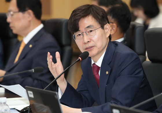 '퇴역마 복지' 강조한 조경태 의원, 국감 우수의원 감사패 받아