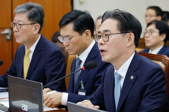 [국감초점] '문다혜 vs 대통령 관저' 탈세 공방…국세청 추궁(종합)