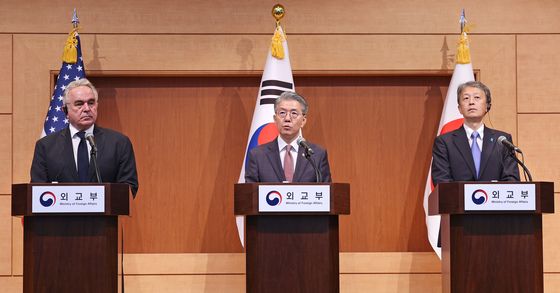 한미일 외교차관 "北 의도적 긴장조성 강력 규탄…안보협력 강화"