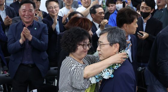 서울시교육감 보궐선거, 진보 정근식 후보 당선 유력