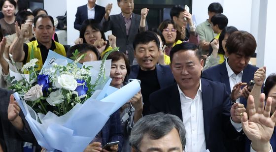 '당선 확실' 정근식 후보 "시민과 함께하는 서울교육 시작하겠다"