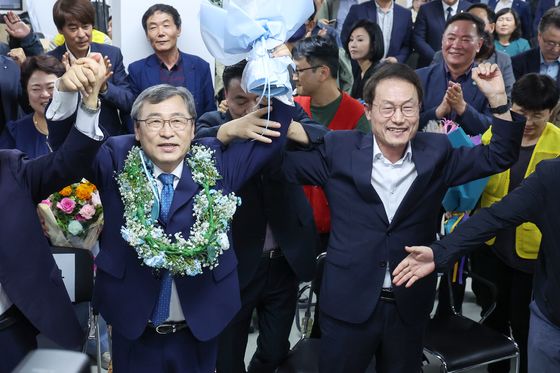 [재보선] 서울교육감 정근식 당선 확실…"고교 무상교육 예산복구"