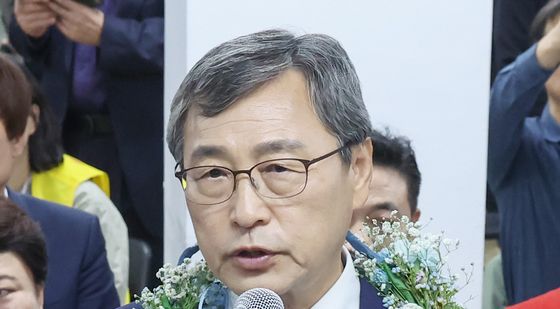 소감 밝히는 정근식 후보