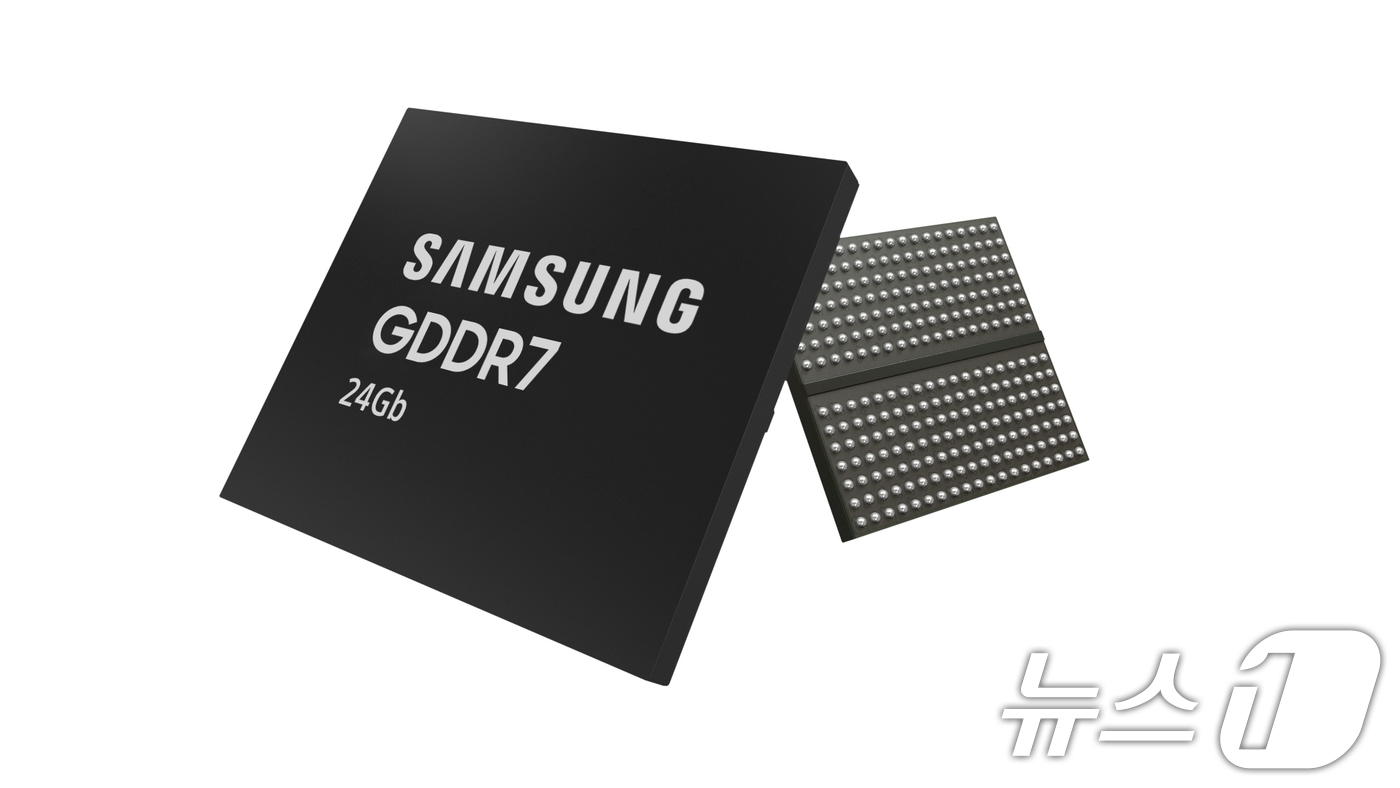 (서울=뉴스1) = 삼성전자는 업계 최초로 12나노급 그래픽용 D램인 24기가비트(Gb) GDDR7 개발을 완료했다고 17일 밝혔다.24Gb GDDR7은 업계 최고 사양을 구현한 …