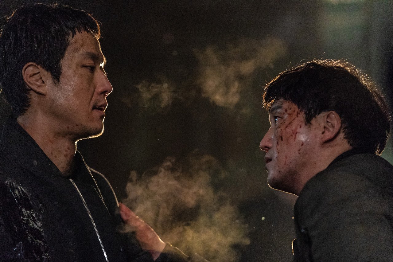 본문 이미지 - '더러운 돈에 손대지 마라' 스틸컷