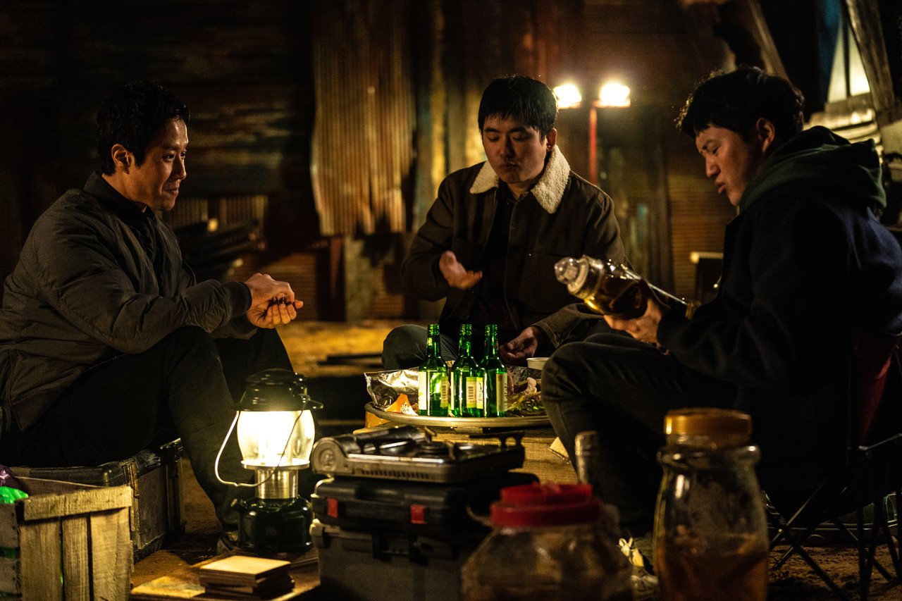 본문 이미지 - '더러운 돈에 손대지 마라' 스틸컷