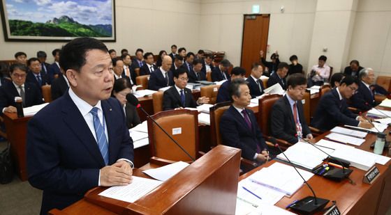 [국감]업무보고하는 윤석대 한국수자원공사장