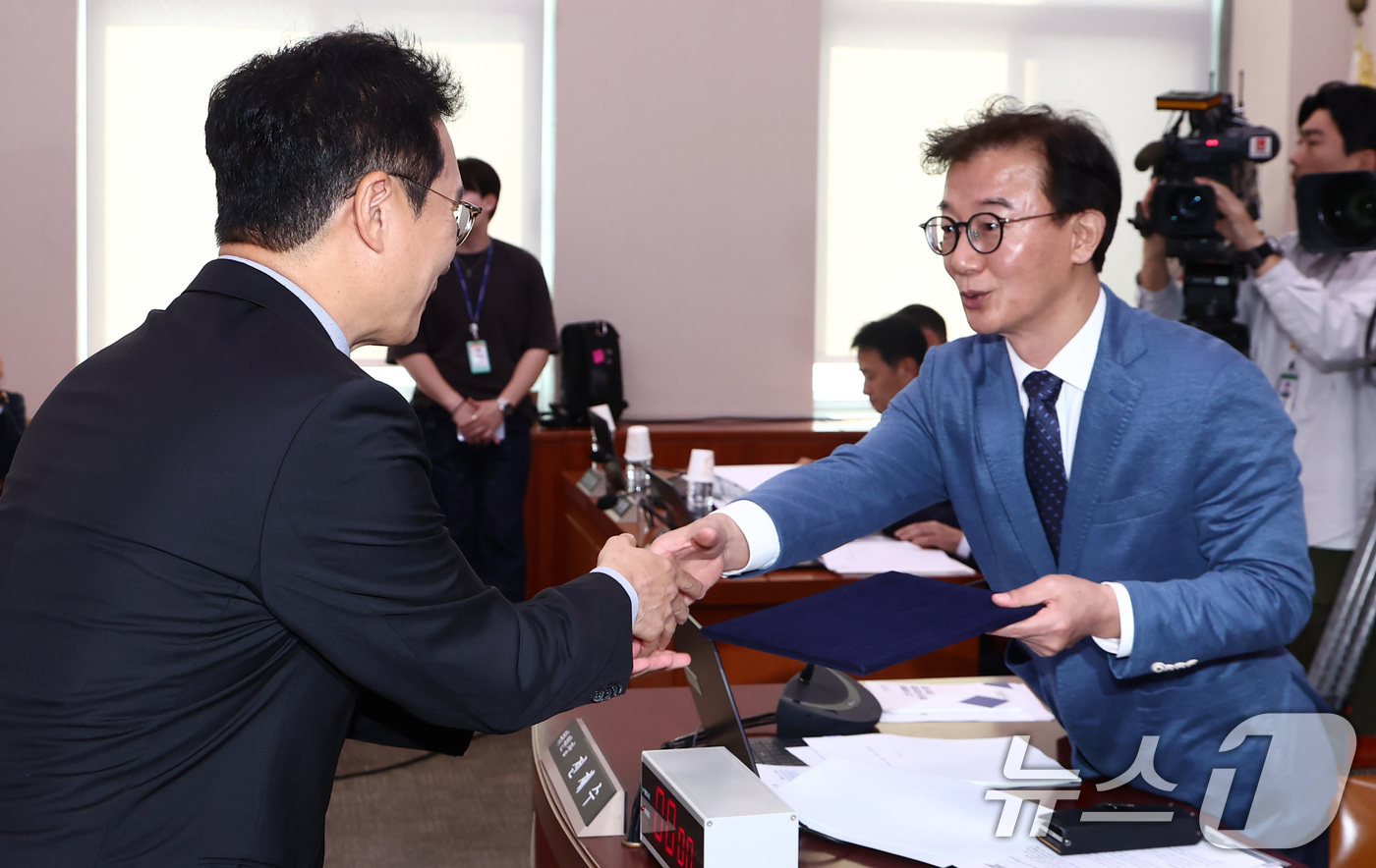 (서울=뉴스1) 김민지 기자 = 유현석 한국콘텐츠진흥원장 직무대리가 17일 오전 서울 여의도 국회 문화체육관광위원회에서 열린 한국콘텐츠진흥원, 국립국악원 등 문화체육관광부 산하 공 …