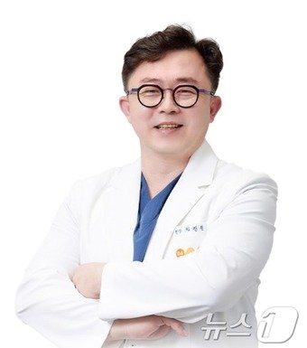 본문 이미지 - 길고양이 안구 수술을 집도한 차진원 수의사(월드펫동물메디컬센터 제공) ⓒ 뉴스1