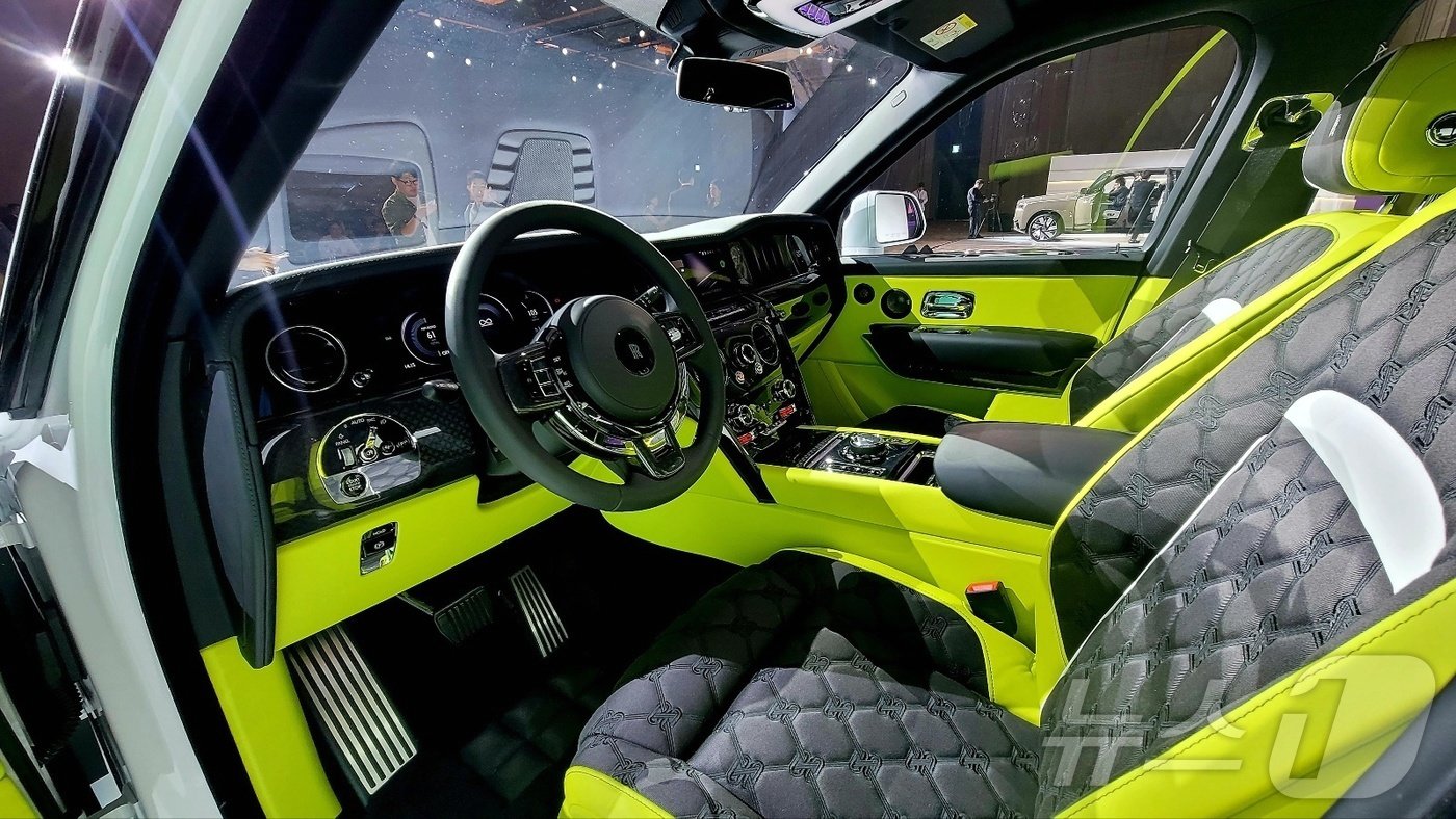 본문 이미지 - 롤스로이스모터 '블랙 배지 컬리넌 시리즈Ⅱ' 실내 ⓒ News1 박기범 기자