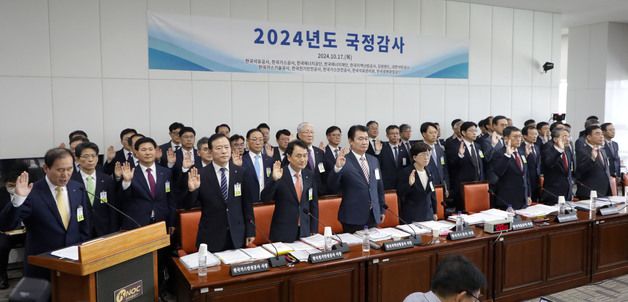 [국감] 선서하는 김동섭 한국석유공사 사장