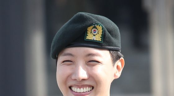 제이홉, 육군 만기전역한 호석이