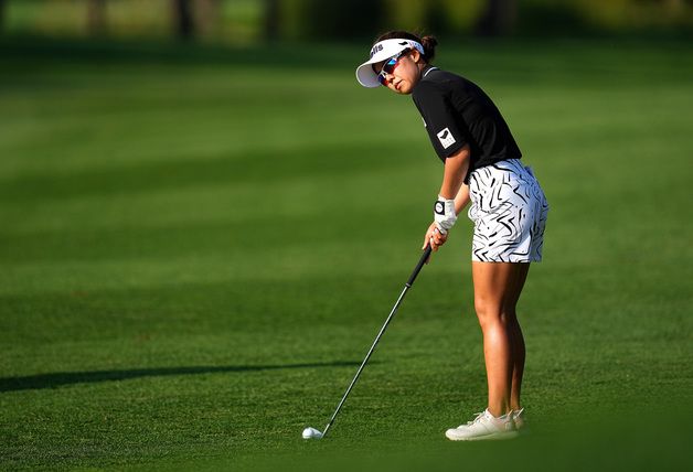 '버디만 8개' 신지은, LPGA 투어 BMW 챔피언십 첫날 공동 선두(종합)