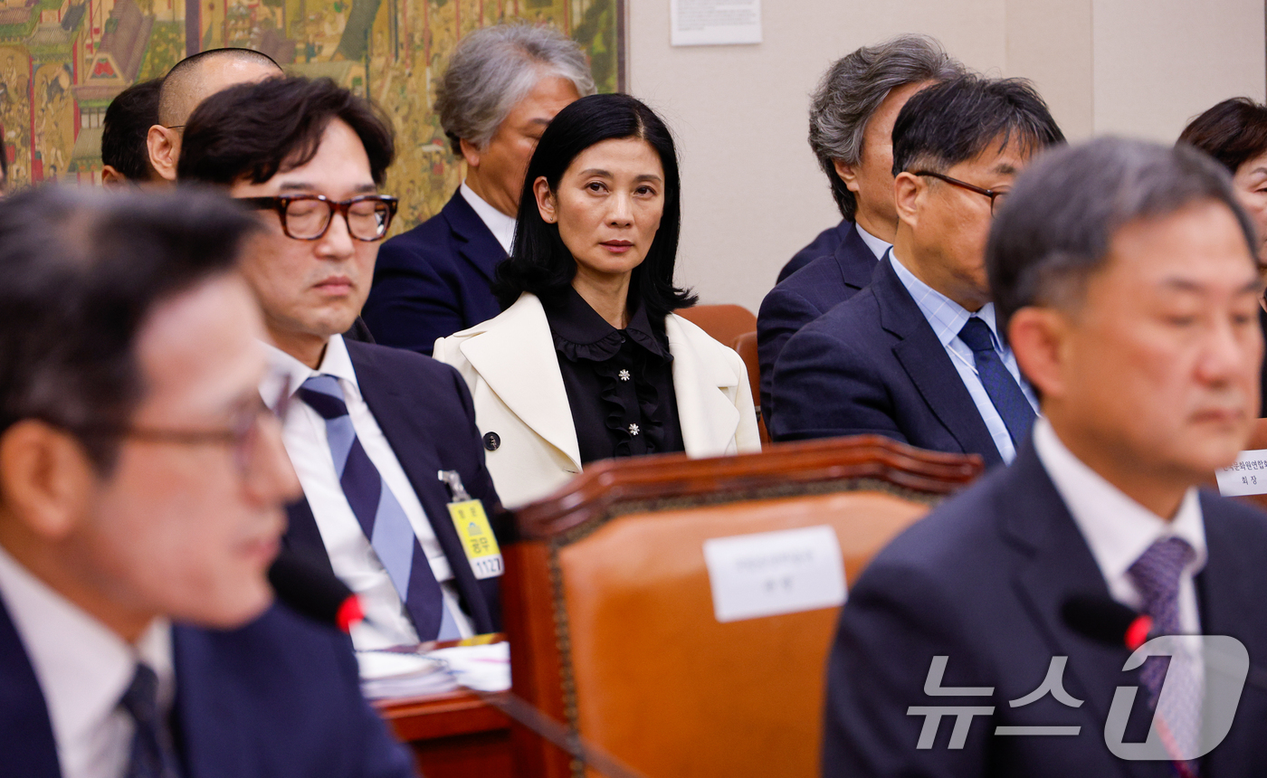 (서울=뉴스1) 안은나 기자 = 강수진 국립발레단 단장 겸 예술감독이 18일 오전 서울 여의도 국회 문화체육관광위원회에서 열린 국립중앙박물관·국립중앙도서관·국립민속박물관·대한민국역 …