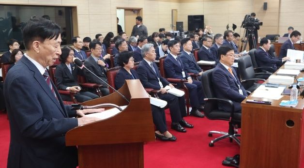 [국감]업무 보고하는 설동호 대전교육감