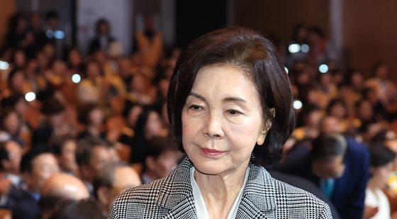 홍라희 전 관장, 수상자로 대한적십자사 119주년 기념식 참석