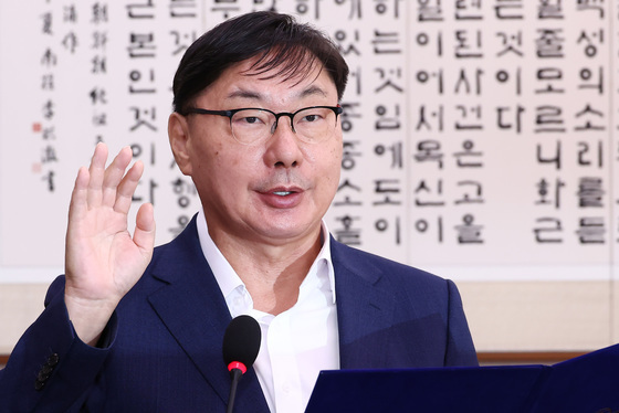이화영 국참 '연어 술파티' 징역 4개월…배심원 '술 제공' 4:3 (종합2보)