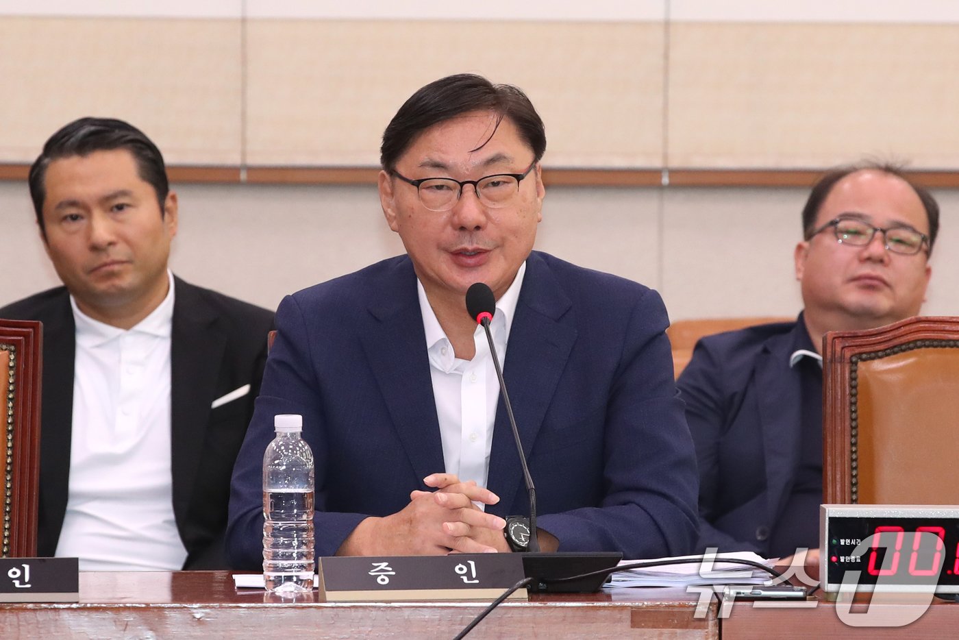 본문 이미지 - 이화영 전 경기도평화부지사가 2일 오전 서울 여의도 국회 법제사법위원회 전체회의장에서 열린 박상용 수원지검 부부장검사 탄핵소추사건 조사 청문회에 출석해 정청래 위원장의 질의에 답하고 있다. 2024.10.2/뉴스1 ⓒ News1 이광호 기자