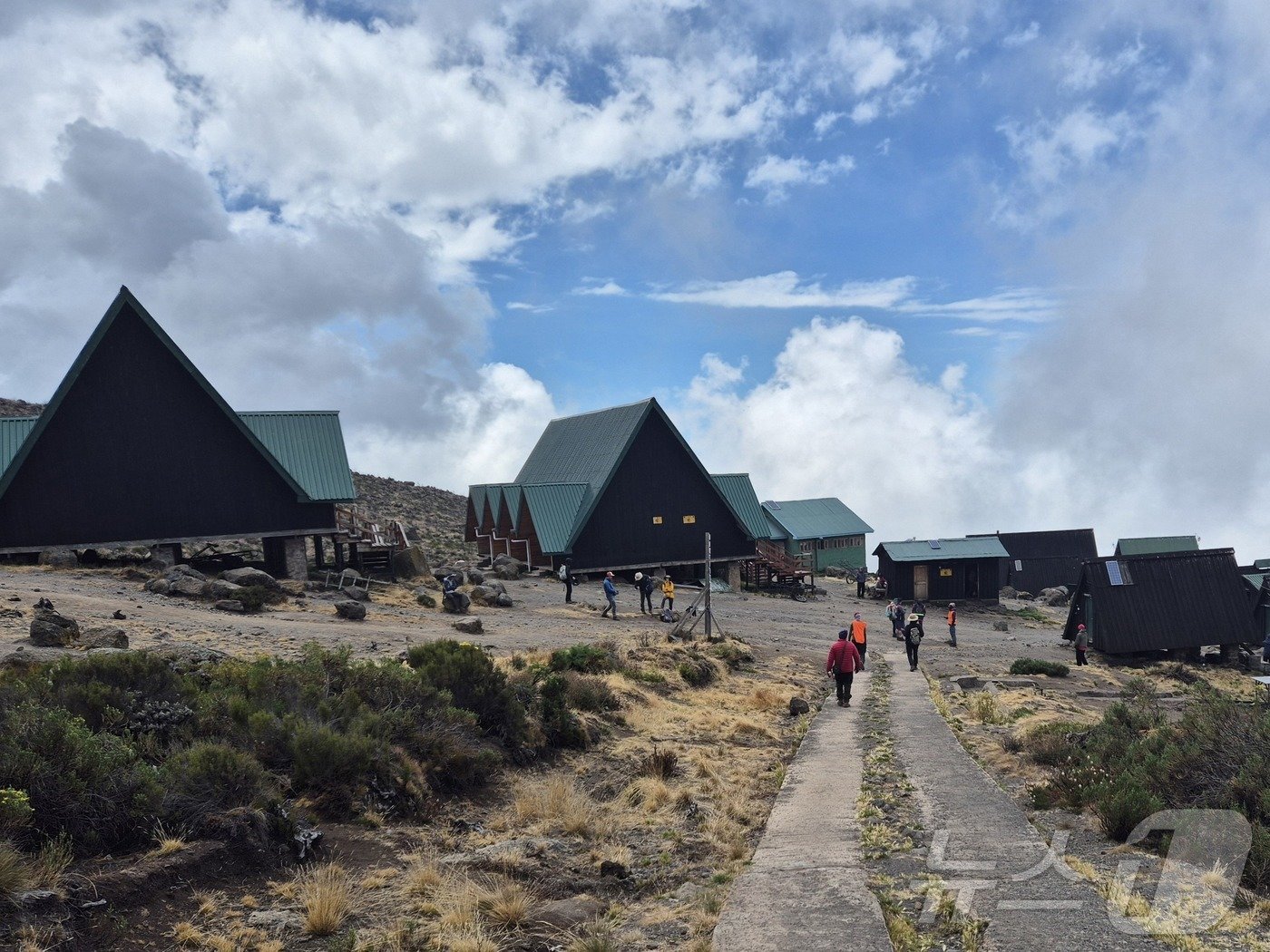 호롬보 산장&#40;H0rombo Hut. 3720m&#41;.두 번째 산장으로 베이스 캠프 역할을 한다.2024.10.8./뉴스1 ⓒ News1 조영석 기자