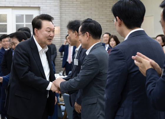 [속보] 윤 대통령 "의료개혁, 미룰 수 없는 과제…흔들림 없이 추진"